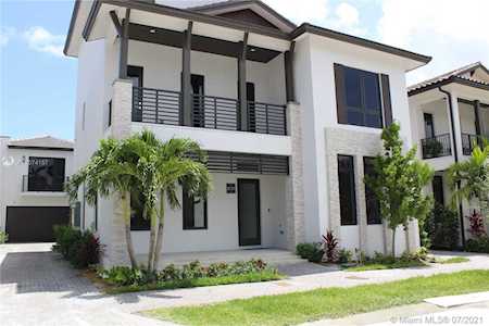 8132 NW 48th Ter Doral, FL 33166