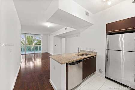 950 Brickell Bay Dr #300 Miami, FL 33131