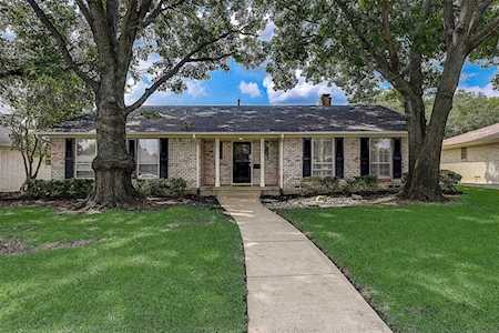 5622 Ledgestone Drive Dallas, TX 75214