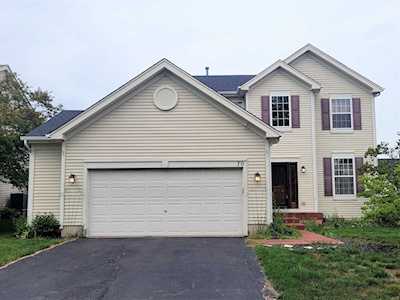 70 Greenbriar Dr Gilberts, IL 60136