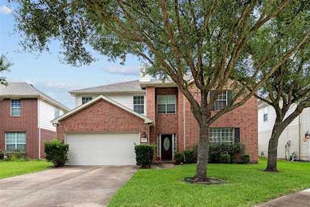 5515 Linden Grove Ct Sugar Land, TX 77479