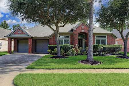 3132 Autumn Leaf Dr Friendswood, TX 77546