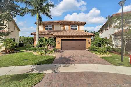 9051 Cattail Run Parkland, FL 33076