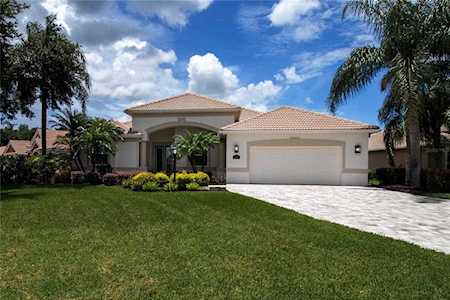 7044 Treymore Ct Sarasota, FL 34243