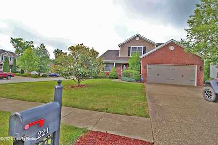 221 St Regis Dr Shelbyville, KY 40065