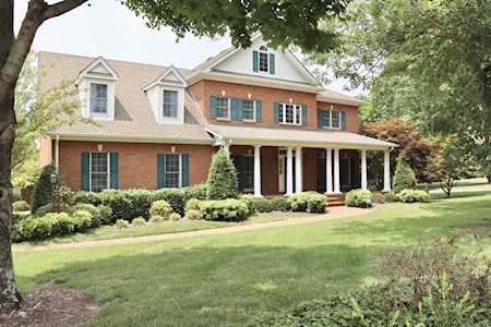 221 Woodlake Dr Gallatin, TN 37066