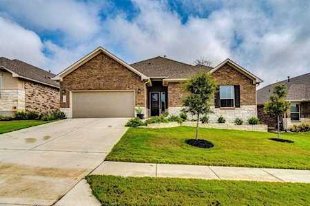 486 Peakside CIR Dripping Springs, TX 78620