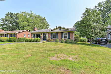6853 Green Meadow Cir Louisville, KY 40207