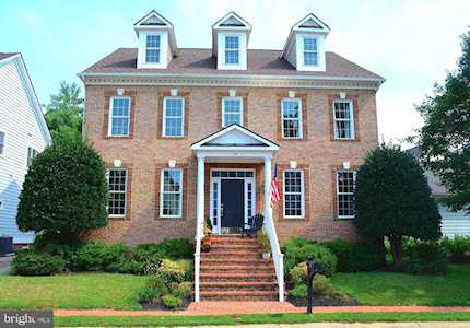 116 Desales Dr Purcellville, VA 20132