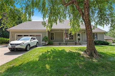 6821 Bluejacket St Shawnee, KS 66203
