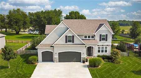 1606 Halls Creek Ave Raymore, MO 64083