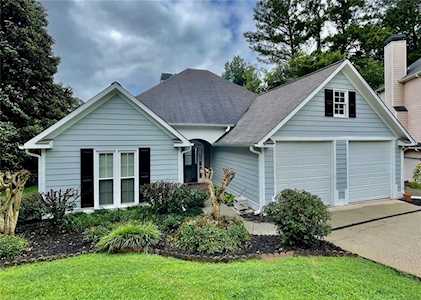 251 Whisperwood Ln NW Marietta, GA 30064