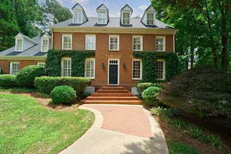 985 Club Commons Circle NE Brookhaven, GA 30319