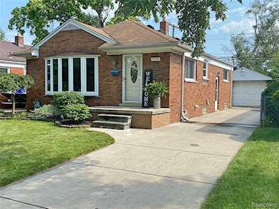 17155 Leslie Ave Allen Park, MI 48101