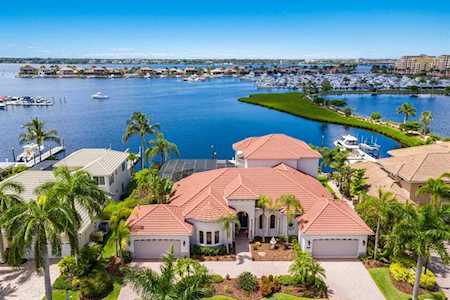 805 3rd St E Palmetto, FL 34221