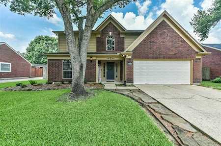 4008 Hazelwood Dr Pearland, TX 77584