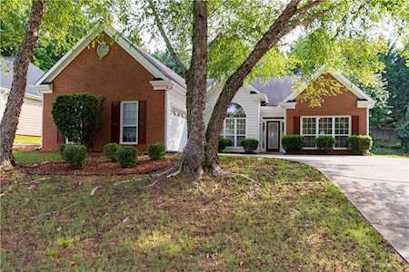 810 Jackson Bank Place NW Lilburn, GA 30047