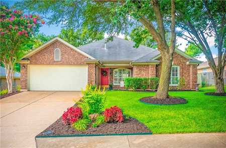 2211 Emmett PKWY Austin, TX 78728