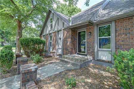 1504 SW 13th St Blue Springs, MO 64015