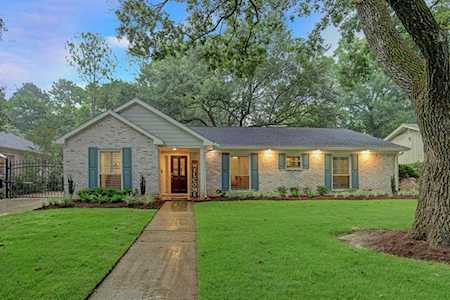 2303 Briarpark Dr Houston, TX 77042