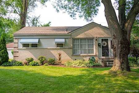 31110 Hathaway St Livonia, MI 48150