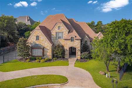 14 HEATHERSTONE Court Trophy Club, TX 76262