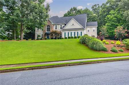 300 Crosshill Dr Roswell, GA 30075