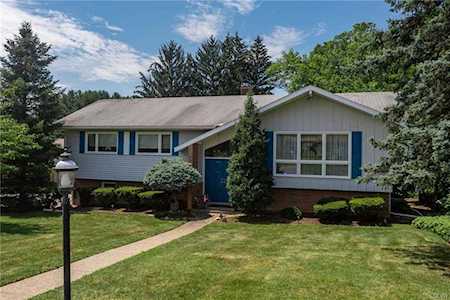 2939 Starview Ln Bethlehem, PA 18020