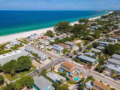 2719 Gulf Dr Holmes Beach, FL 34217