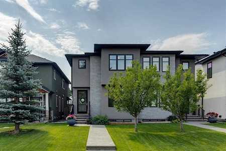 651 26 Ave NW Calgary, AB T2M 2E6