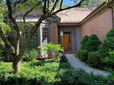 400 Oak Ridge Lake Bluff, IL 60044