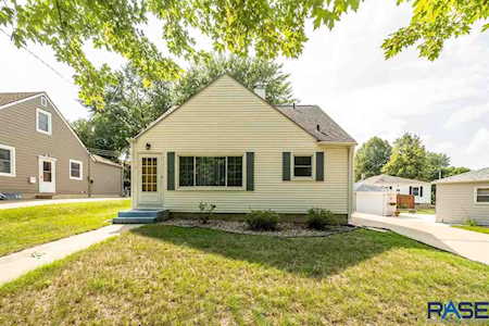 1705 S Wayland Ave Sioux Falls, SD 57105