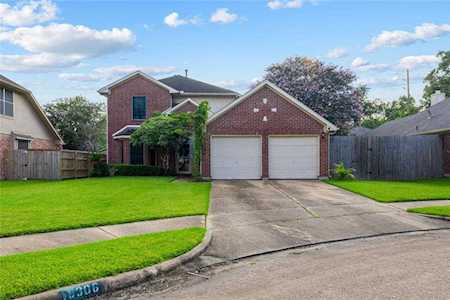 16306 Cobble Springs Ct Sugar Land, TX 77498