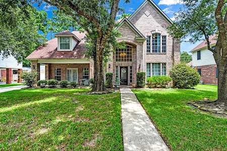 1015 Forestburg Dr Spring, TX 77386