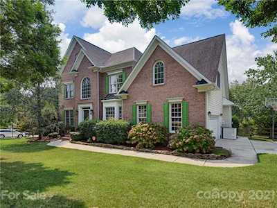 3086 River Bend Dr Tega Cay, SC 29708
