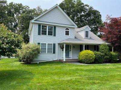 34 Linda St Lincoln, RI 02865