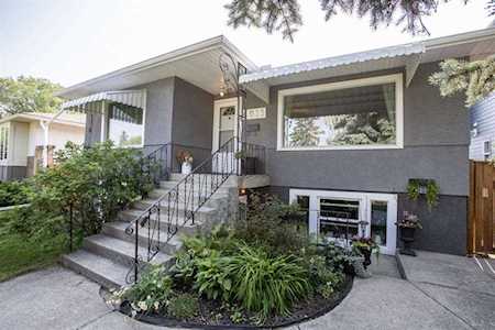 1011 Regal Crescent NE Calgary, AB T2E 5G9