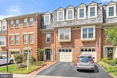 5128 Heritage Ln Alexandria, VA 22311
