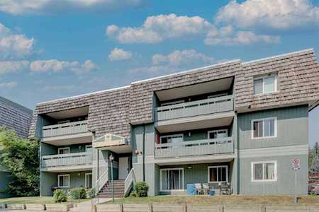 315 Southampton Dr SW #8206 Calgary, AB T2W 2T6