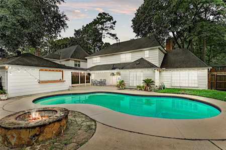 8915 Ashridge Park Dr Spring, TX 77379
