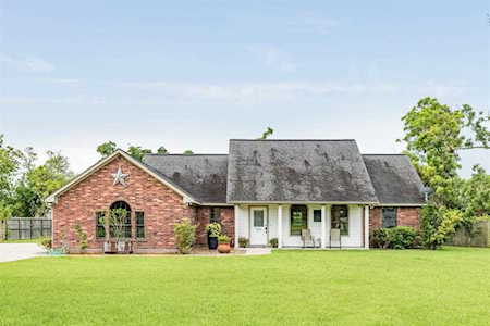 222 E Washington St Brazoria, TX 77422