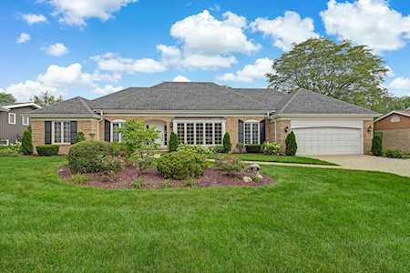 129 Carriage Way Dr Burr Ridge, IL 60522
