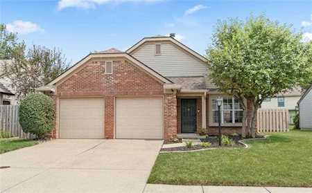 9712 Pine Ridge East Dr Fishers, IN 46038
