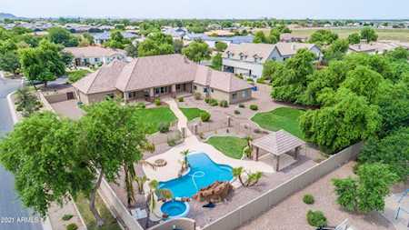 2082 E Sanoque Boulevard Gilbert, AZ 85298