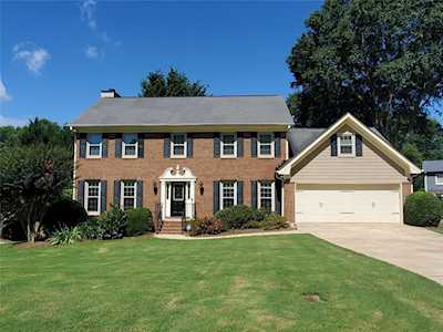 2461 Turf Ct Lawrenceville, GA 30043