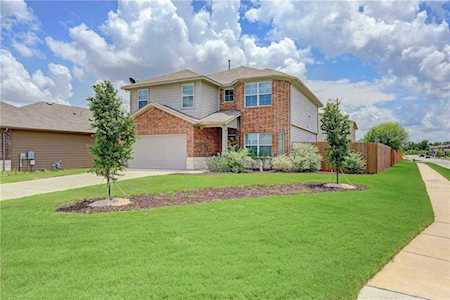 100 Calf Creek DR Kyle, TX 78640