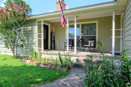 2120 Preston Place Denton, TX 76209