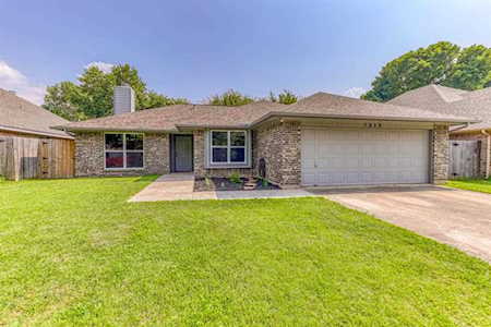 1212 Eagle Lake Drive Azle, TX 76020