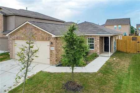 1640 Amy DR Kyle, TX 78640