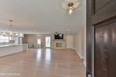 2406 Hayward Rd Louisville, KY 40242